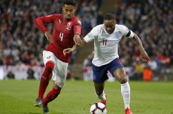 雷速体育app-英格兰队险胜奥地利队，奥恰洛夫点燃赛场