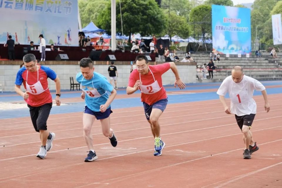 包含亚洲代表尽展实力，刷新纪录的词条