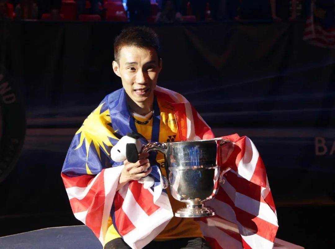 英格兰羽毛球队碾压日本羽毛球队,李宗伟爆发神勇的简单介绍 英格兰羽毛球队碾压日本羽毛球队,李宗伟爆发神勇的简单介绍