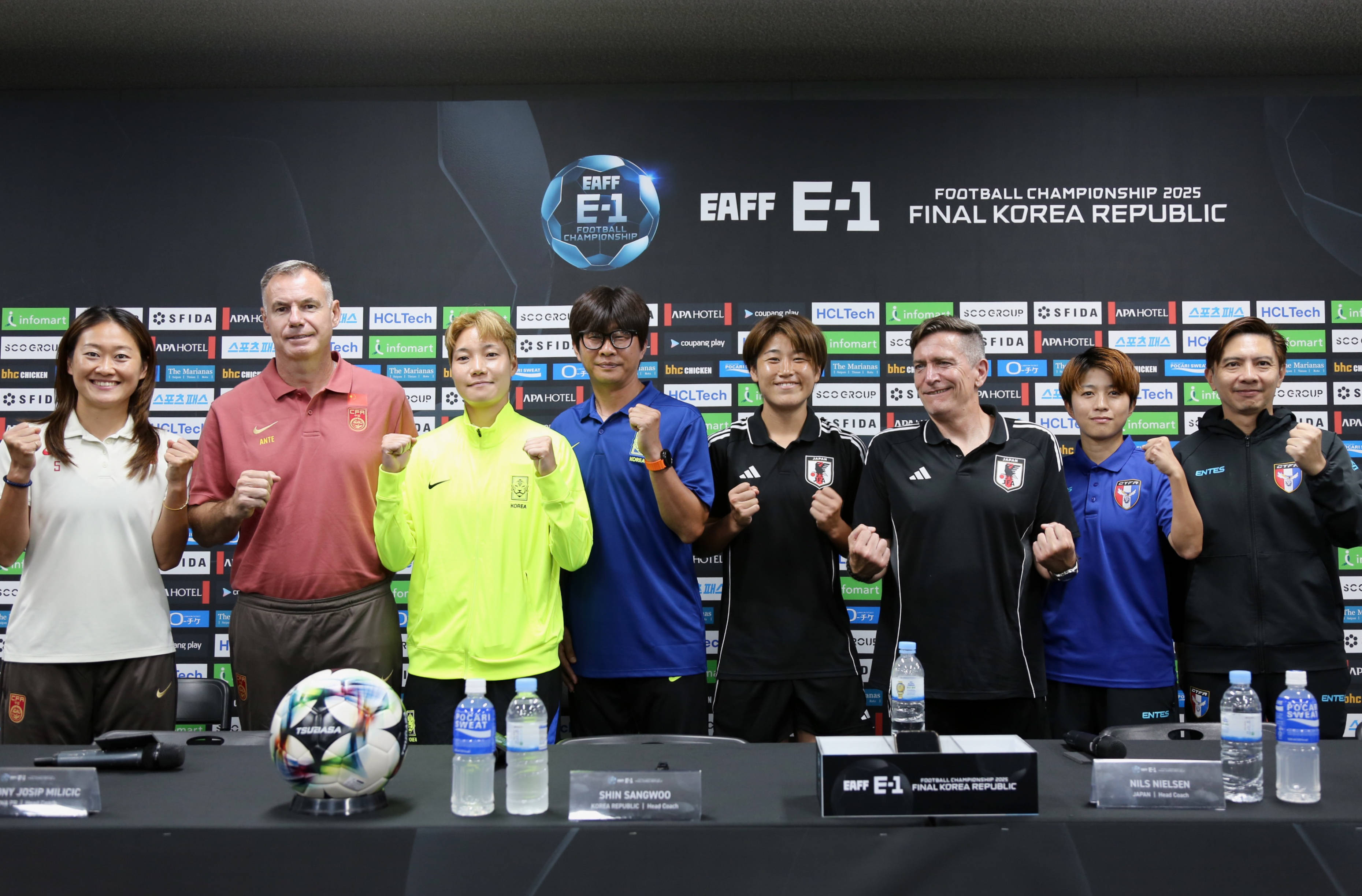 关于亚洲杯赛后采访曝光，内幕引发热议的信息