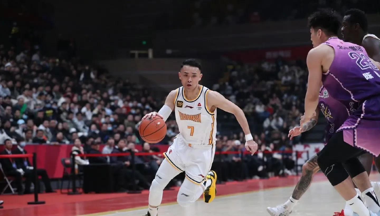 惊天逆转！CBA战队挺进四强的简单介绍