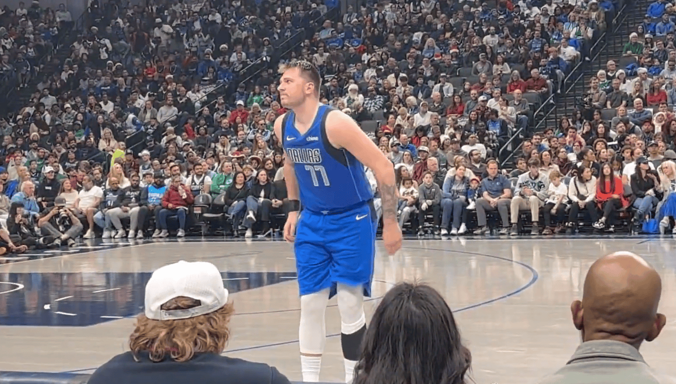 篮球明星选手受伤退赛,引发热议的简单介绍 篮球明星选手受伤退赛,引发热议的简单介绍