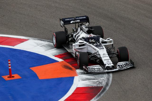 红牛车队翻盘红牛二队，阿隆索带队取胜